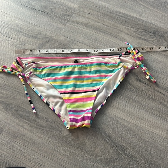 Roxy bathing suit bottoms - Picture 3 of 7